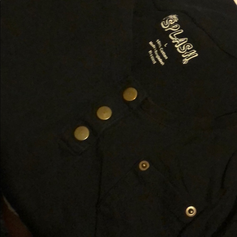 black n gold t shirt